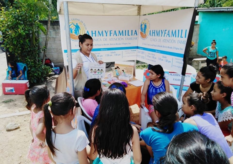 Jóvenes educando jóvenes